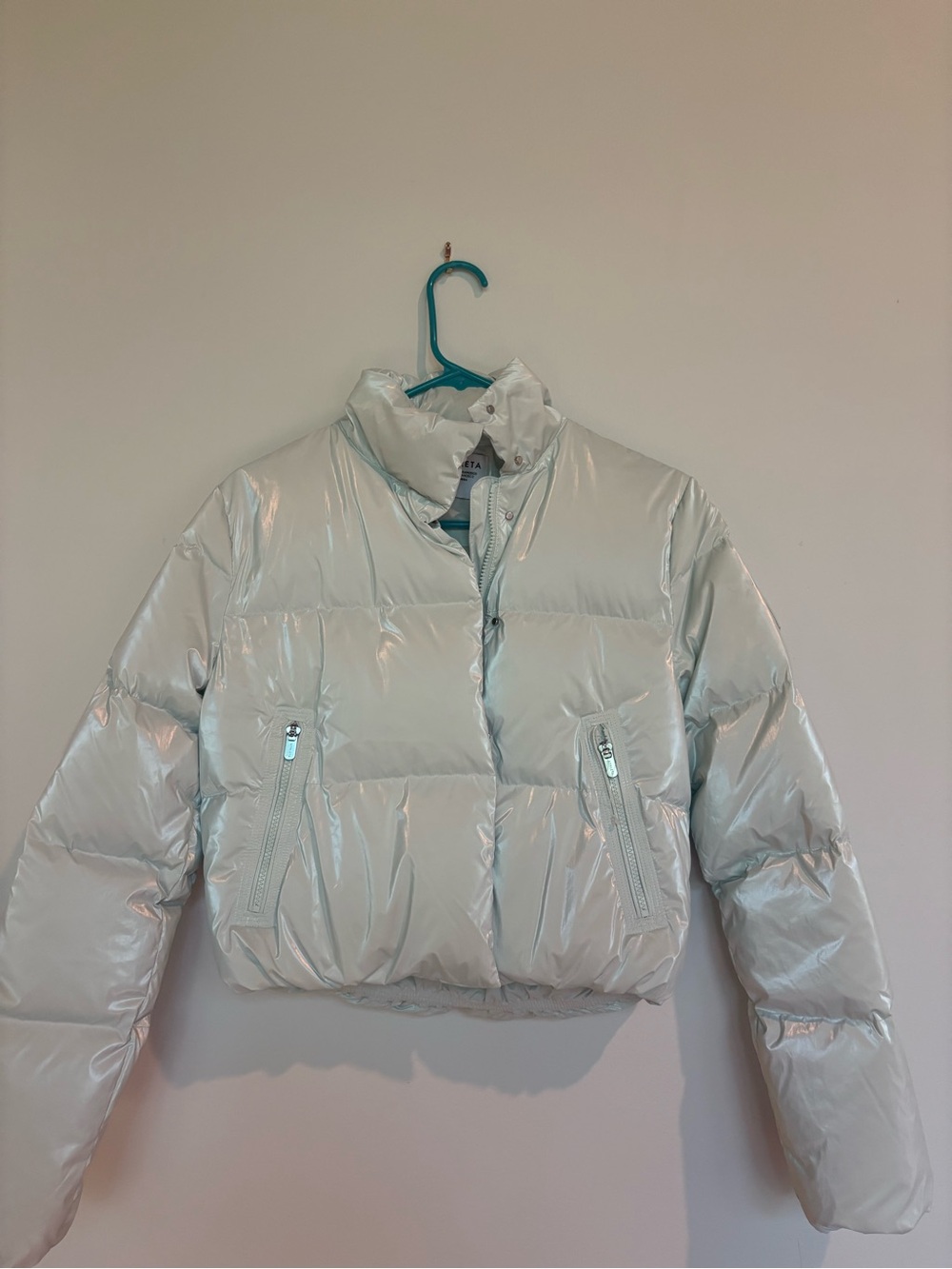 Athleta Iridescent Light Silver Cropped Puffer Jacket